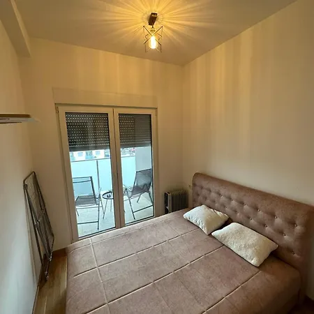 New One Bedroom Apartment *